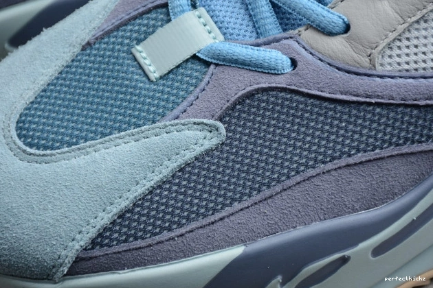 Adidas FW2498 Yeezy Blue Carbon 700 Boost 0724
